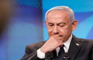 “هآرتس” تكشف عن تطور يخيف الإسرائيليين: نتجه نحو انهيار داخلي ونتنياهو يبحث عن حرب لوقف دمار إسرائيل